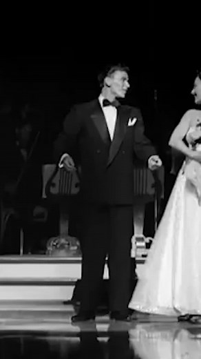 Frank Sinatra singing “The Music Stopped” in the 1943 film ‘Higher and Higher’ 🎬 | Frank Sinatra