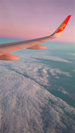 Юлианна• Красота души и мира моими глазами✨🌏 Enjoy your journey on Instagram: "Где мой дом?) В Ростове, где все родными друзья, наша квартира, воспоминания, где моя родина, корни и чувство, что здесь ты точно свой среди своих? На Кипре? Который стал вторым домом, теплым пристанищем, где нет ничего связывающего нас с ним материально, но есть сотни связывающих эмоциональных, энергетических, социальных нитей? В Гонконге? Где текущая жизнь, новые земли, новые энергии, люди, ощущения, новое жилье? П