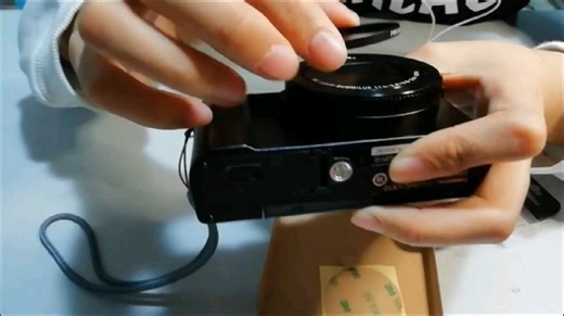 卡片机竟然都能 加uv滤镜 贴钢化膜 了！刚拿到松下lx10就diy一下