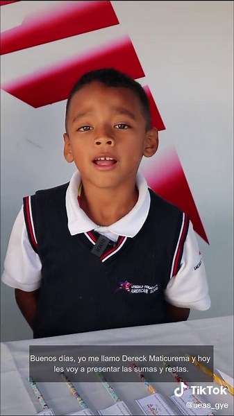 FERIA DE MATEMÁTICAS 2022 MATH GENIUS. • Promovimos el desarrollo de las capacidades y actitudes matemáticas en alumnos, docentes y Padres/Madres de Familia que participaron en el evento. • Contribuimos en el desarrollo de habilidades matemáticas en docentes y alumnos, tales como, la argumentación y comunicación del pensamiento matemático, actitud investigadora, trabajo colaborativo, entre otros. • Promovimos la integración de la comunidad educativa, a través del estudio de la Matemática.¡Por es