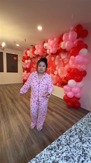 Vanessa T on Instagram: "Should I make a video of our galentines today? Stay tuned for the table set up & final look. #galentinesparty #decoration #party #valentinesdecor #hosting"