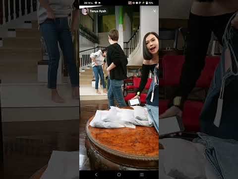 พลอย เฌอมาลย์ ขายกางเกงยีนส์บ้านธัญญ่า เดินแบบสไตล์สาวๆ สนุกมาก #พลอยเฌอมาลย์ #ธัญญาเรศ