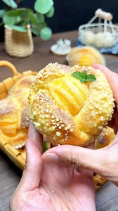 62K views · 1.6K reactions | 【集颜值与美味黄桃面包备受家人喜爱】 【抹茶雷神软欧包和面包店一样好吃】 原料...