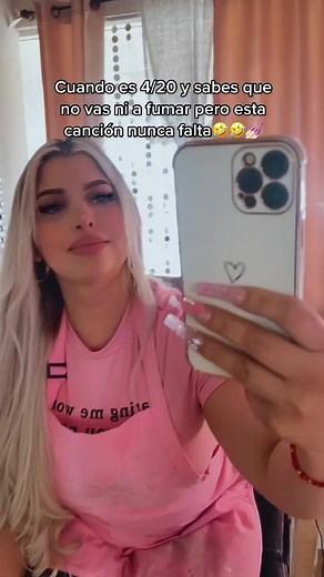 HAHAHA boy to smoke but acrylic 🤣🤭 #fyp #contenido #purocotorreo #lashextensions #lashes #makeup #lashtutorial #fluffy #extra #baddie #russianlashes #virallashes #curlylashes #garzalashes #tutorial #freelashes #model | Pink Nail