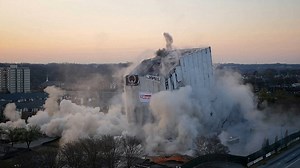 500lbs of explosives used to implode an Atlanta building | Daily Mail Online