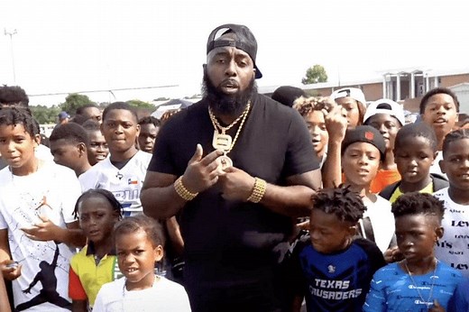 Trae Tha Truth and his son Baby Houston rep “The Cru” in new video