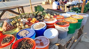 സിംബാവെയിൽ ടൂറിസ്റ്റുകൾ കടന്നുചെല്ലാത്ത ഒരു പ്രാദേശിക മാർക്കറ്റിലൂടെ... സഞ്ചാരം' ഇന്ന് രാത്രി 10 മണിക്ക്, സഫാരി ടിവിയിൽ. #Sancharam #SanthoshGeorgeKulangara #SafariTV #trending #Zimbabwe #southernAfrica #Harare | Safari TV