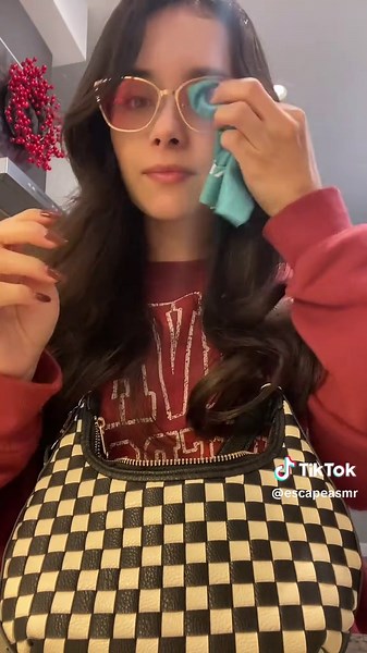 👜🏁 whats in my bag asmr #whatsinmybag