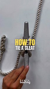 How to TIE a CLEAT HITCH Are you stressed about docking? Do you know how to dock a boat? How To Boating will help relieve that stress so you can enjoy your time on the water🌊, DM us for more info on private boating instruction 👨🏼‍✈️ howtoboating.com #howtoboating #howto #boating #boat #yacht #dock #line #rope #knots #knot | How to boating