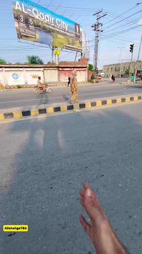 1.4M views · 150K reactions | helping hand ||i Am Muslim not a sheyya ya Sunni ,So be positivePiyaar Muhabt k liyea殺#alishahge786 #humanity #actofkindness #piyaar_muhabt #love #motivation #reels | Shah ji 78600 | Facebook