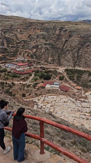 ✨ Hidden between mountains, the Salineras of Maras are a living treasure of the Andes.Each pool tells a story — ready to explore it?  #crossoverperu #CuscoAdventures #TravelPeru #HiddenGems #ExploreWithUs #AdventureTime #Cusco #peru #discovery #paratiiiiiiiiiiiiiiiiiiiiiiiiiiiiiii #foryoupageシ #viralchallenge | CrossoverPeru Tours- Peru Trips, Travel & Retreats | Facebook