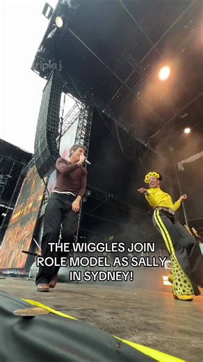 where’s my sally tonight!? @The Wiggles #laneway #lanewayfestival #rolemodel @tucker