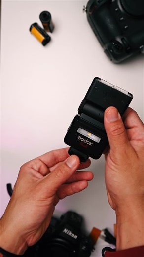 Colton Simmons | Wedding Photography Mentor & Educator on Instagram: "Photography unboxing ASMR: Godox just did something clever with the new iT32 flash + X5 trigger combo. The X5 is fully magnetic and doubles as a hot shoe and a wireless trigger. Pop it on for on-camera work, pop it off and it instantly switches to trigger mode without menu diving or pairing headaches. TTL + HSS, USB-C, LED modeling light, touchscreen, 510 full-power pops, 1.5s recycle, and cross-brand setups for shooters worki