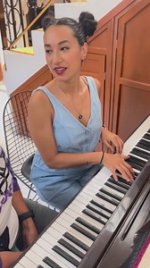 3M views · 97K reactions | Desupés de no vernos por muchos meses y de tantas cosas, hoy me reencuentro con mi madre con su hermoso canto e interpretamos "Balada para un Vagabundo" ¡Amor de madre solo uno!  | Flor Amargo | Facebook