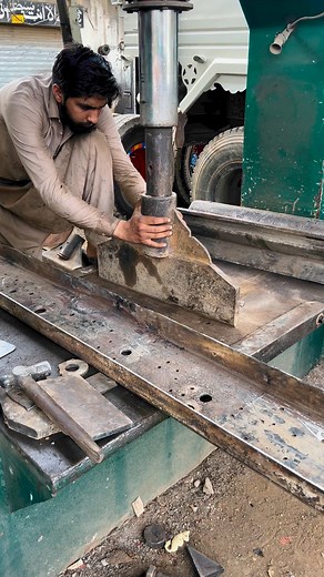 Amazing hydraulic technique #hydraulics #restoration #repair #heavymachinery #mechanic #reelsfypシ | Skills Stories