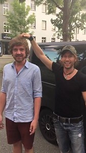 Wahnsinn! Wir sind ab heute mit „Kings Of Tomorrow“ offiziell in der Playlist von Radio ROCKLAND-Radio an und laut. Woohoo 🙌 www.rockland.fm | Jake & the Convolution