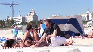 01.Picking Up Girls On The Beach