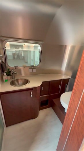 2020 AIRSTREAM GLOBETROTTER 23FB For Sale