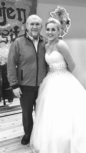 PEPPINA MARIA VIVIAN ROSÉN on Instagram: "Mun rakkain, mun esikuva❤️ olit aina tuki ja turva ja läsnä silloin kun sua tarvittiin ❤️ Sait aina kaikki hyvälle tuulelle ja ihmiset sun ympärillä nauramaan. Autoit aina kaikkia ja olit kaikkien kaveri ❤️ Mulla on sua niin kova ikävä, ettet ees tajua. Mä rakastan sua isi❤️hyvää isänpäivää❤️ #isi #isä #isänpäivä #rakkaus #perhe"