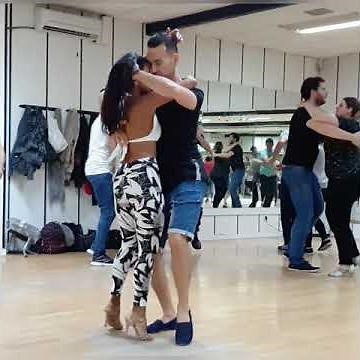 BACHATA DOMINICANA BASI Y DEISY