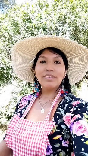 Stylish Outdoor Fashion with a Wide-Brimmed Hat