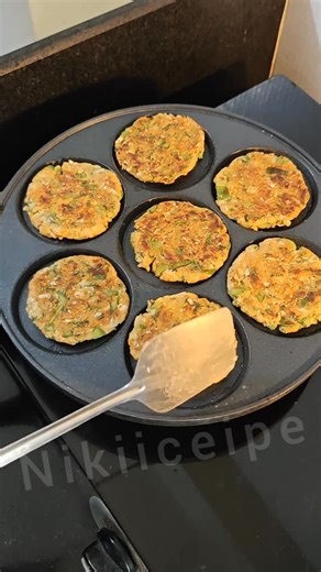 Nikita Mithaiwala 👩‍🍳 | Poha snacks (Ingredients in the description box) 1 cup poha, washed Add little water 1/2 cup besan 1/2 cup cabbage, grated 1/2 cup... | Instagram