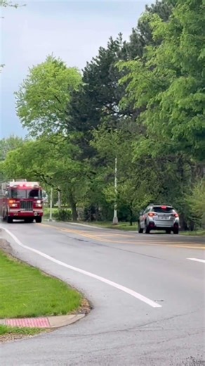CFD Ladder 27 (reserve) responding to a fire alarm