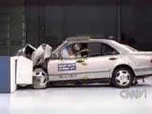 Mercedes E Class Crash Test