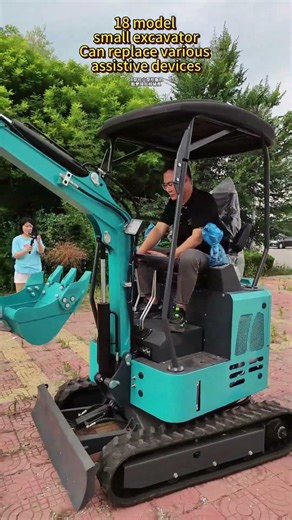 This multi-functional excavator can handle everything from digging trenches to breaking up concrete.