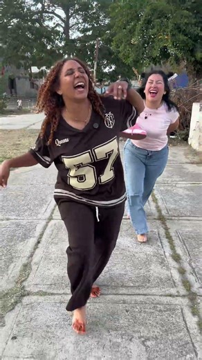 Saca prende y sorprende #humor #comedia