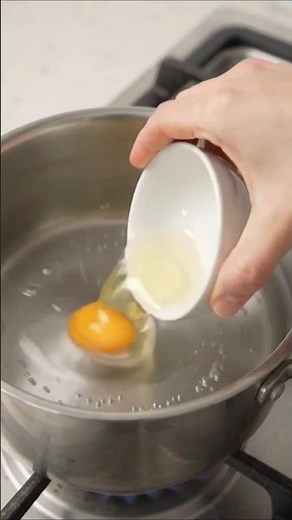 How to make perfect poached egg for breakfast #poachedegg #egg #breakfast #food #cooking #kitchen