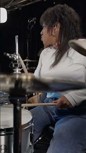 BBB – Back to BackBeat perform “Turbolencia”