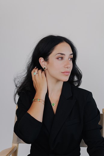 What’s the difference between Nephrite Jade and Jadeite Jade? 💚 Burmese Jadeite Jade, is a "hard jade," prized for its wide range of vibrant colors, making it a top choice for collectors. Nephrite Jade, while slightly softer and more abundant, is found in shades of green, white, and yellow. High-quality Nephrite Jade, like Hetian "Mutton Fat" Jade, is especially cherished for its smooth, waxy texture and timeless appeal. Which do you prefer—Nephrite or Jadeite? Let us know in the comments! 🥰 #