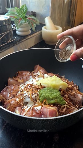 Madhusmiitta ✨ on Instagram: "Send to a Biriyani lover ☺️ Hyderabadi Chicken Biriyani You need For marination — Chicken 800 gms Curd 3/4 cup Birista ( fried onion) 4 medium Ginger garlic paste 2 tbsp Green chilli paste 2 tbsp Shah jeera 1/2 tsp Green cardamom 4 Black cardamom 1 Star anise 1 Cinnamon 2 ( 1/2 inch) Bayleaf 2 Black pepper 8-10 Cloves 6-7 Kashmiri chilli powder 1 tbsp Biriyani masala 2 tbsp Turmeric powder 1/2 tsp Coriander powder 1 tbsp Salt 1 & 1/2 tbsp Coriander mint leaves Oil 3