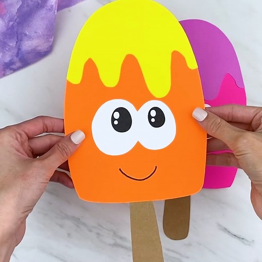 Warm weather is here and this EASY ice cream craft is perfect for keeping little hands busy! Grab the printable template 👇 | Simple Everyday Mom