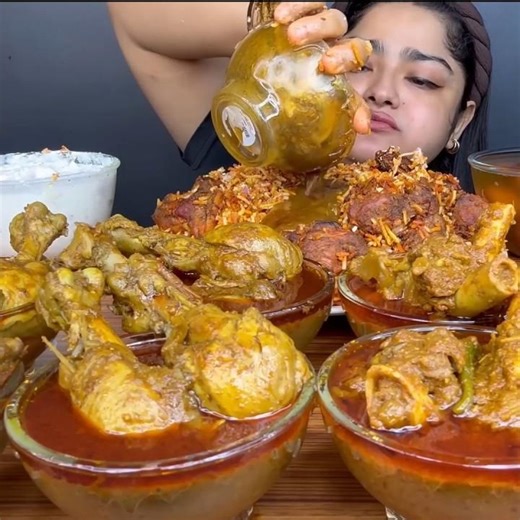 ASMR: EATING SPICY CHICKEN CURRY🔥 BASMATI RICE || #shorts #mukbangn#asmreating #mukbangasmr #asmr