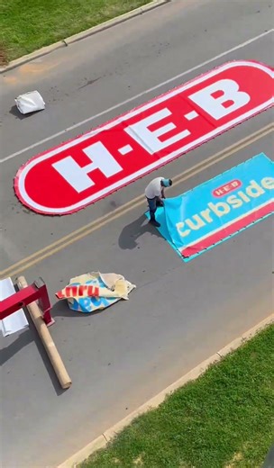 #Signs Floresville Texas Retrofitting HEB Pylon ￼sign - Lighting / Faces ￼