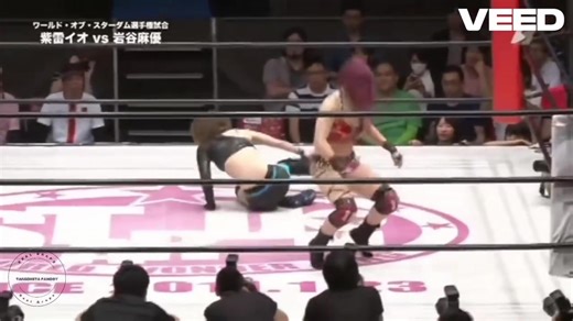 Mayu Iwatani vs Io Shirai-(Iyo Sky) Stardom #iyosky #wrestling #stardom #homixidegang