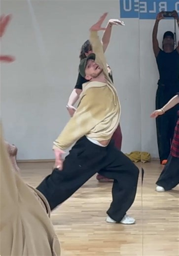 Chore de folie par l’incroyable @Elvy sur mhmm- @Efosa Official 🔥🔥🥵 #danceclass #choreo #mhmm