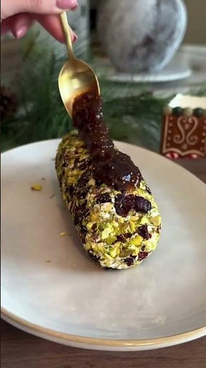 Boursin Appetizer with Pistachios and Cranberries #appetizer #holidayappetizer #easyrecipe