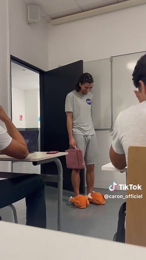 Les moments hilarants en classe : le prof kiffe le flow !