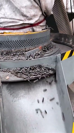 Metal scrap sorting machine process recycling work #machine #shorts