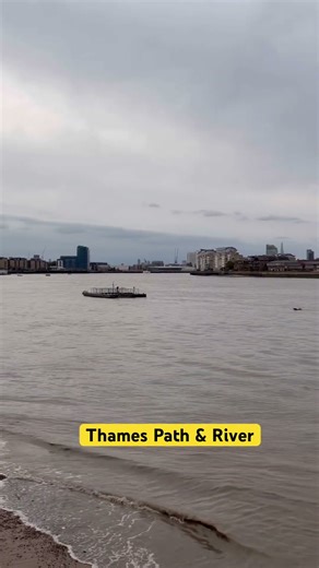 Thames path & Thames river in London. #thamesriver #londonwalk #londontravelvlog