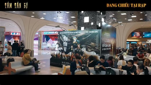 ❤️‍🔥HÀNG TRĂM KHÁN GIẢ VIỆT XÚC ĐỘNG TRONG SUẤT CHIẾU ĐẦU TIÊN CỦA “TẦM TẦN KÝ” TRÊN MÀN ẢNH RỘNG SAU 2 THẬP KỶ MONG CHỜ ✨ Tiếng vỗ tay đồng loạt ngay từ giây đầu tiên - ngay khi ca khúc “Thiên Mệnh Tối Cao” vang lên trong rạp!!! Vỡ oà và đắm chìm vào từng khoảnh khắc khi chứng kiến Huyền Thoại trong lòng bao thế hệ trên màn ảnh rộng. Màn tái xuất với câu chuyện TIẾP DIỄN SAU 25 NĂM của TẦM TẦN KÝ một lần nữa đã khẳng định được chất lượng cũng như phong độ trong lòng khán giả Việt, sau khi càn 