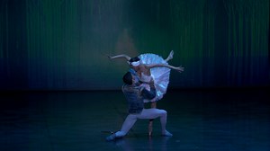 There are just six more performances of the Joburg Ballet-Cape Town City Ballet co-production of Swan Lake at the Joburg Theatre before the ballet moves to Cape Town: this week on Wednesday and Thursday at 11h00, Friday and Saturday at 19h00, and Saturday and Sunday at 14h00. Audiences have been cheering and ticket sales are brisk so don’t miss the boat. Book now at www.webtickets.co.za/v2/event.aspx?itemid=1564913220 ; or call 0861 670 670. Video: Monike Cristina as Odette-Odile and Bruno Miran