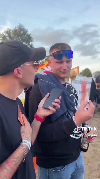 was ist euer secret talent?🐶🐶 #strassenumfrage #strandschau #tagesschau #festivalumfrage #clubumfrage #umfrage #strabiopenair #strabi @Van Keeken