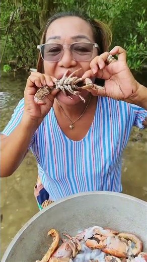 What Kind of MONSTER Left This Claw Behind?! 🦀