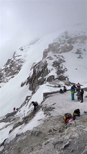 Cho La Pass today… raw and unforgiving 🏔️❄️#CholaPass #EverestRegion #Himalayas