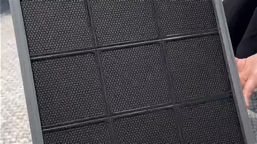 清新守护者高效除菌除醛空气净化器：99%杀菌率，24小时循环净化，母婴家庭必备，去除甲醛、异味、PM2.5，静音低耗，一机守护全屋空气健康。