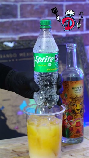 ¡MEZCALITA DE YAKULT! 🥵 Este cóctelito se volverá tu favorito. 🤩
